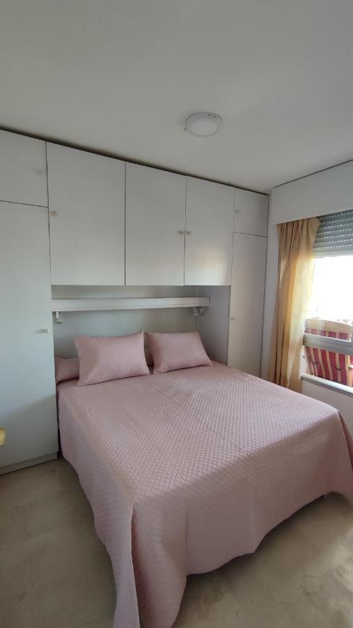 Lovely Apartment In Torremolinos Views Of The Sea, Pool, Terrace, Sofa Bed And Fully Equipped Kitchen エクステリア 写真