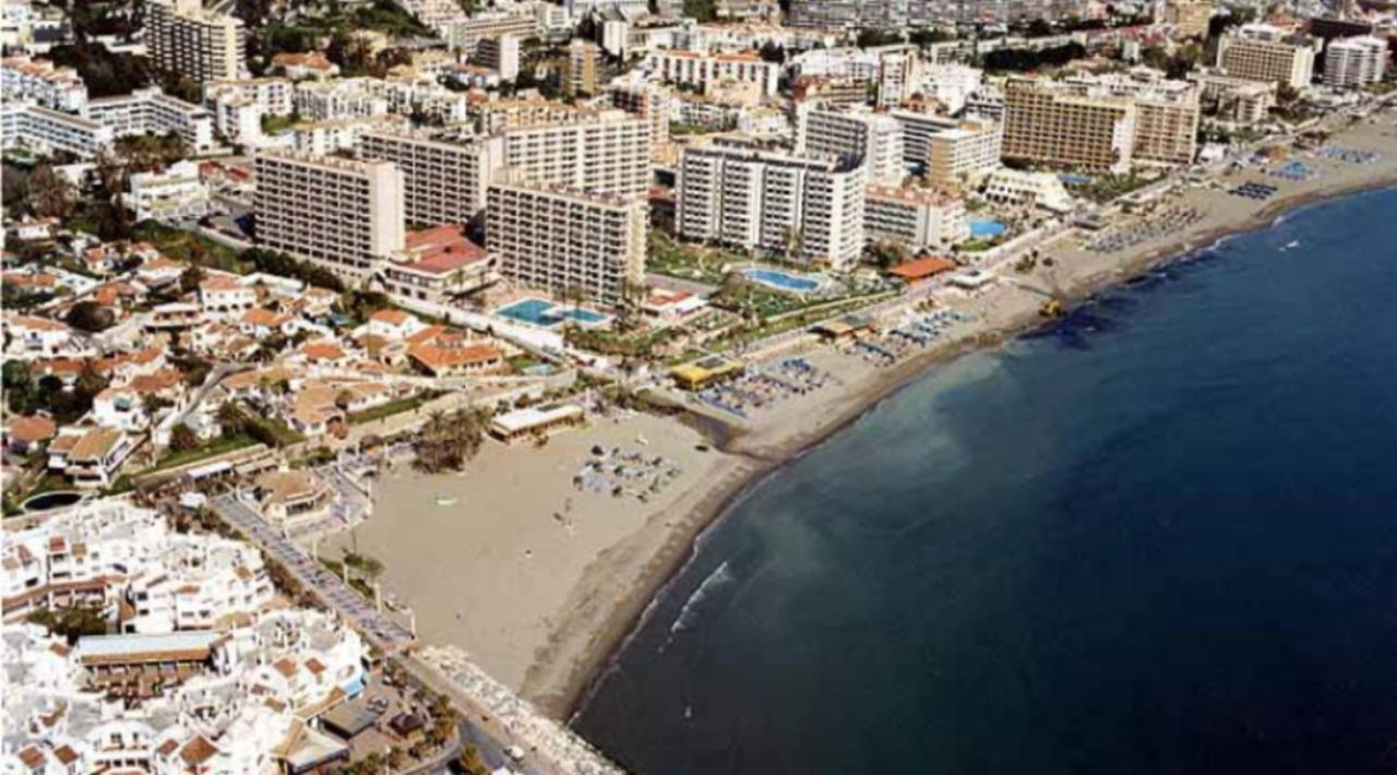 Lovely Apartment In Torremolinos Views Of The Sea, Pool, Terrace, Sofa Bed And Fully Equipped Kitchen エクステリア 写真